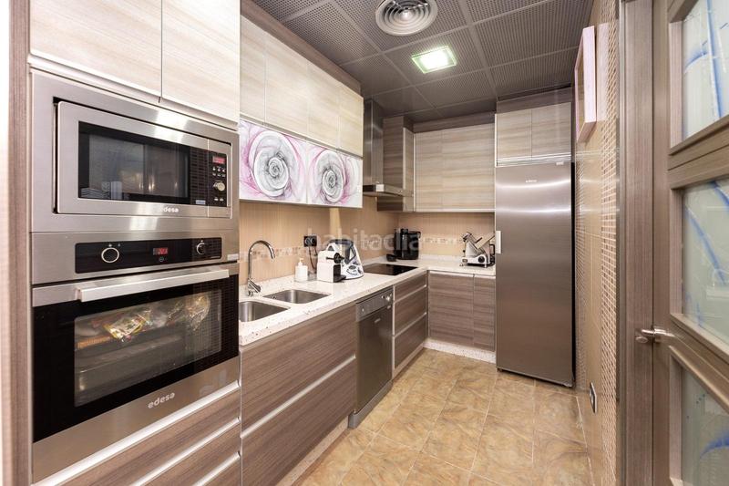 Foto bcf2af76-3b59-473e-9ad5-0a35fd0a9e78. Casa con riscaldamento parcheggio in Avda. De los Ogíjares Armilla