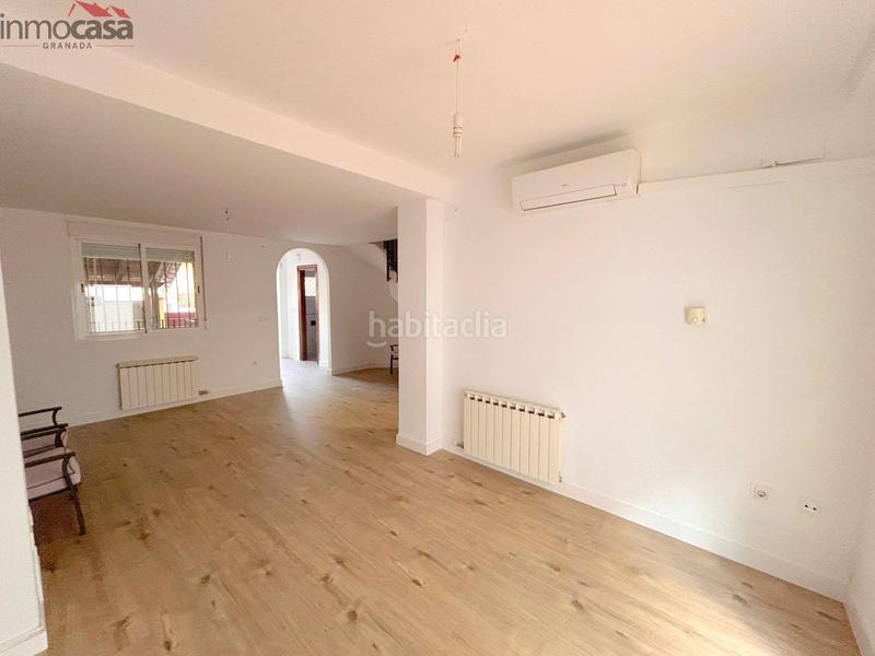 Foto abffbe5c-056b-4a7f-a495-83bde58e7d9a. Miete reihenhaus mit heizung parking in Avda. De los Ogíjares Armilla