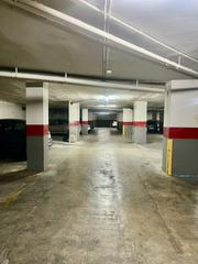 Autoparkplatz in Camino de Ronda. Plaza de garaje junto a hipercor