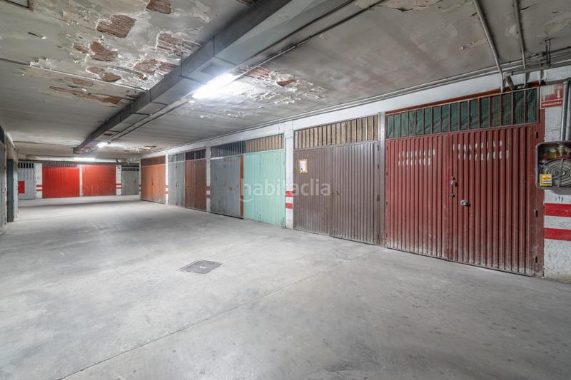 Foto 020fc08f-8578-4d90-b46d-20ca4d253249. Parking voiture dans Barrio de Zaidín Granada