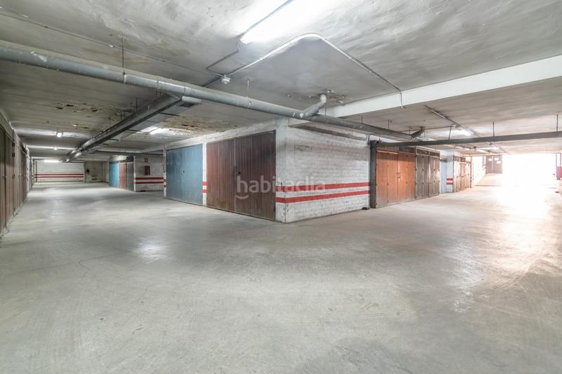 Foto 1f86ec6a-90e2-4fa8-b0c8-0769b9e3fdd9. Parking voiture dans Barrio de Zaidín Granada