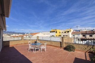 Etagenwohnung  Calle pontevedra. Piso con gran terraza en el corazón de armilla