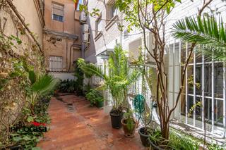 Lloguer Pis  Calle de abén humeya. Piso junto alhamar para alquiler de vivienda habitual