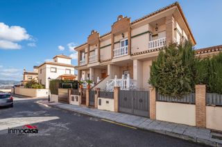 Semi detached house  Calle violeta. Vivienda unifamiliar  en urbanizacion cortijo de la loma amuebla