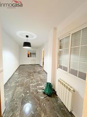 Rent Flat  Ogijares. Piso de 2 dormitorios sin muebles con trastero en armilla