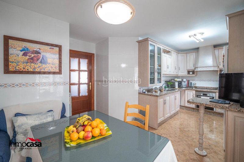 Foto 00ade0dd-c2bb-44b7-a825-ea95e1425d7c. Casa adossada amb aparcament a Peligros