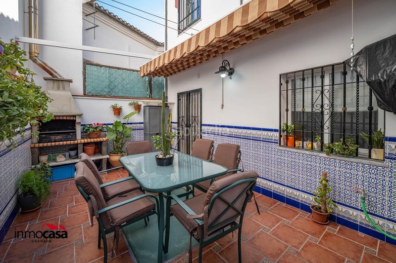 Foto 16ea16a1-4af1-4f3a-8c95-15c92490c26d. Casa adossada amb aparcament a Peligros