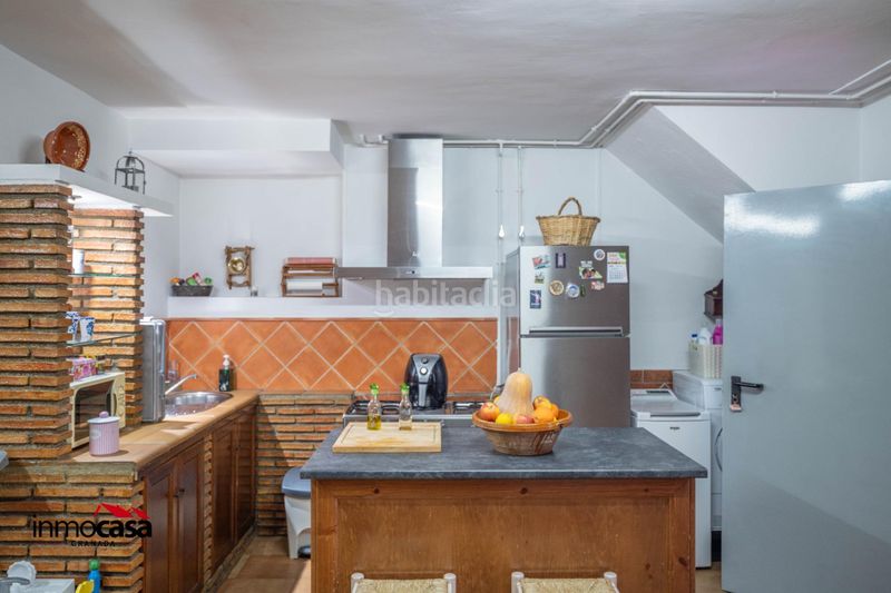 Foto 1bbe6900-5dc7-40d9-b9d4-02a1bf71f061. Casa adossada amb aparcament a Peligros