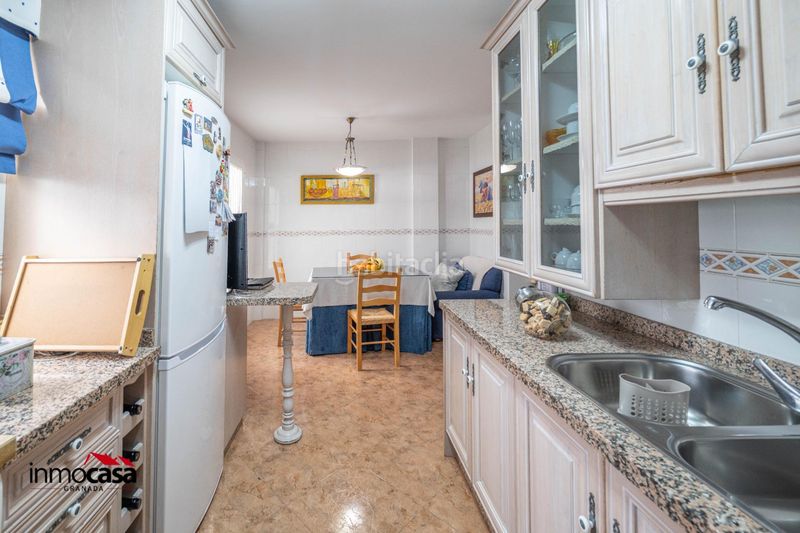 Foto 37fcafe7-fd3a-45c1-80d3-a75b4c16aaff. Casa adossada amb aparcament a Peligros