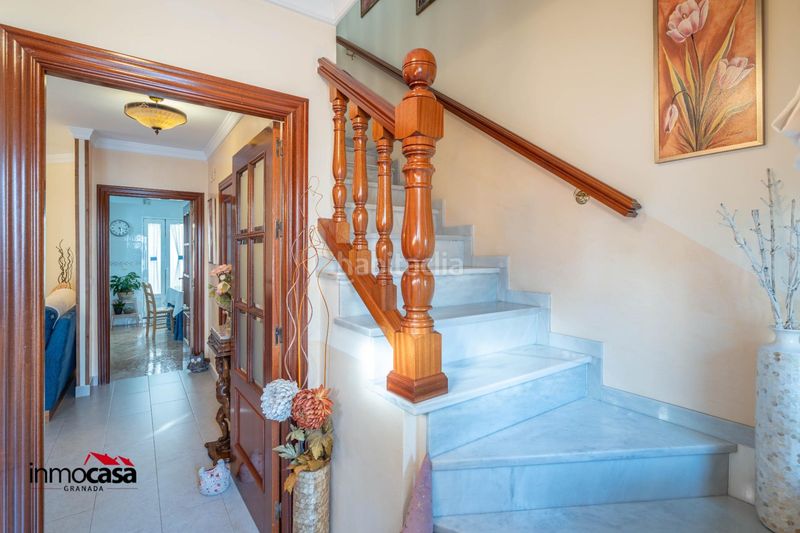 Foto 8ce43f6a-2889-48eb-b14b-9b6deb95e39d. Casa adossada amb aparcament a Peligros