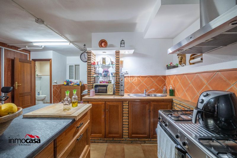 Foto a2c2da16-14ca-4586-abcb-871d5b8a9644. Casa adossada amb aparcament a Peligros