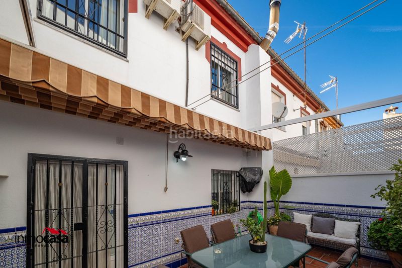 Foto a8cff15d-a928-4d64-a933-63423c213e38. Casa adossada amb aparcament a Peligros