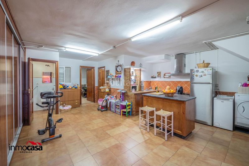 Foto b57484fa-514c-4445-bb02-fa1f24da44ca. Casa adossada amb aparcament a Peligros