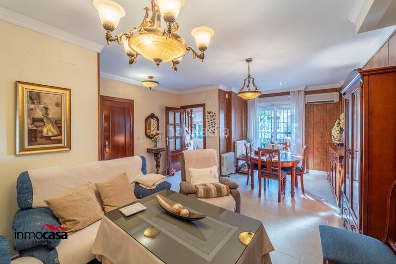 Foto c34b988f-f63d-4879-b008-2e6266c3a337. Casa adossada amb aparcament a Peligros