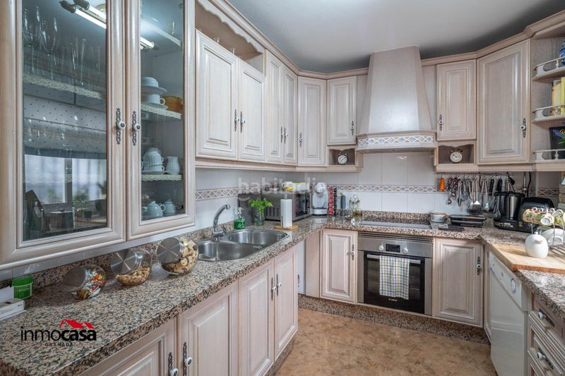 Foto db53159c-0106-413b-ac33-7fa051e7ccf6. Casa adossada amb aparcament a Peligros