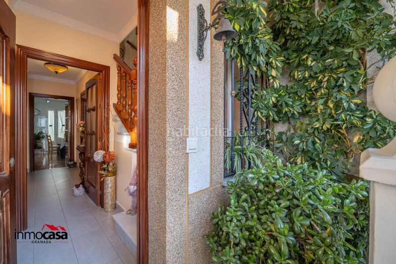 Foto e8c187b8-ec0e-4bf8-8bf4-4c2616c4f3ea. Casa adossada amb aparcament a Peligros