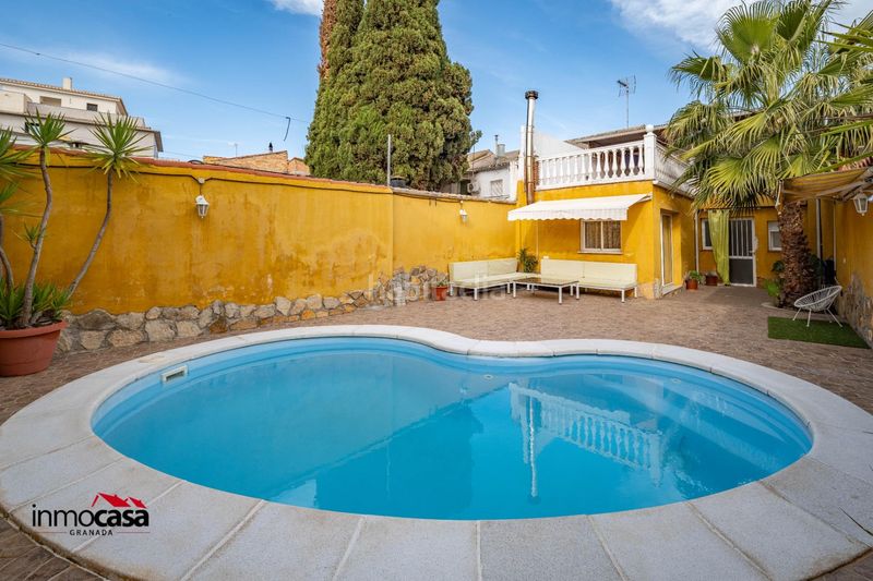 Foto 10d1ade7-7804-4f20-a851-20458e27e10d. Casa adossada amb aparcament piscina a Atarfe