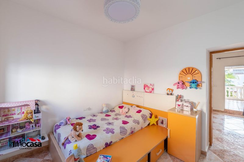 Foto 5d11cbd9-3e58-4a7c-828d-2dc57ff0150a. Casa adossada amb aparcament piscina a Atarfe