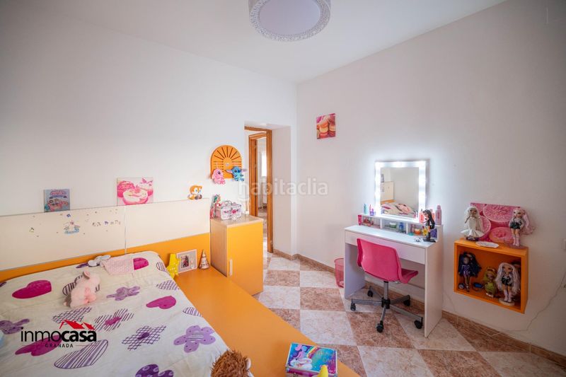 Foto 9f562e2e-ba3f-49fe-a845-7453d7f3befc. Casa adossada amb aparcament piscina a Atarfe