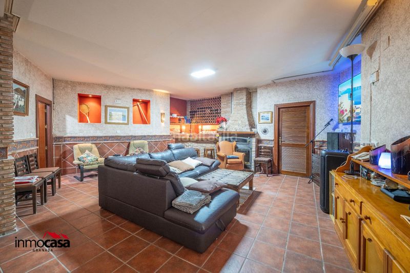 Foto 4a8d98df-2b08-40d4-97a2-1b095923f2a5. Casa amb aparcament a Barrio de la Vega Monachil