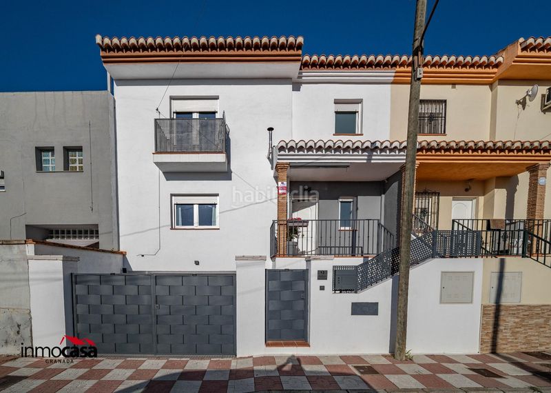 Foto 608133e2-b8a8-49b8-ab9f-3849a1751f83. Casa adossada amb aparcament a Cúllar Vega