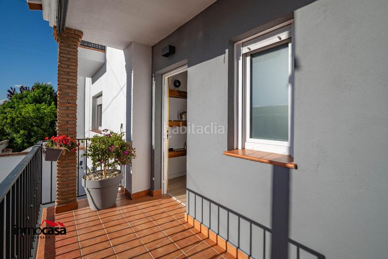 Foto b1f75689-d82e-4e90-8ba1-68e138b35927. Casa adossada amb aparcament a Cúllar Vega