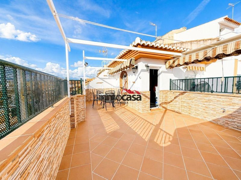 Foto 053e6138-754a-4990-8718-7d06c52730e2. Casa adossada amb aparcament a Cájar