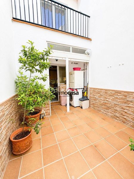Foto 109c633a-2b67-442d-b204-30644f39fc2f. Casa adossada amb aparcament a Cájar
