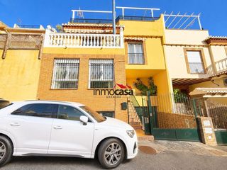 Semi detached house in Cájar. Bonita adosa en cajar de 4 plantas