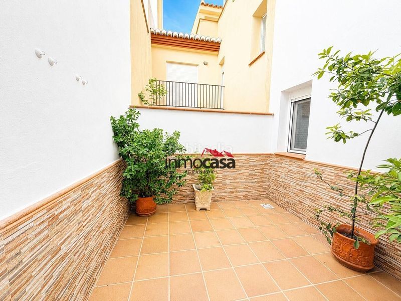 Foto b3699dad-eb3e-40ff-a4af-9c0ae6a885b4. Casa adossada amb aparcament a Cájar