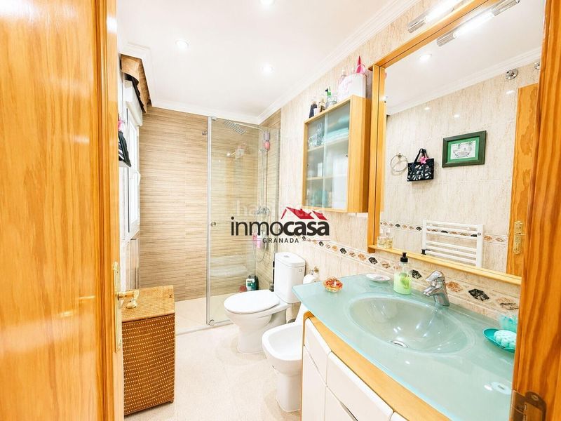 Foto cee46444-fb47-4546-bdf6-c4c3d651dd7c. Casa adossada amb aparcament a Cájar