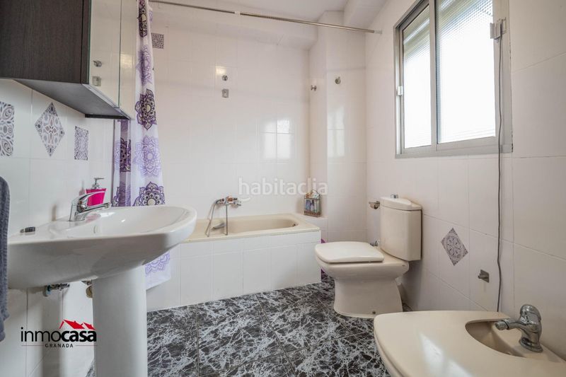Foto 90c62425-e15d-4e1f-8591-351a7d611a6f. Edificio  completo en venta granada en Dehesas Viejas