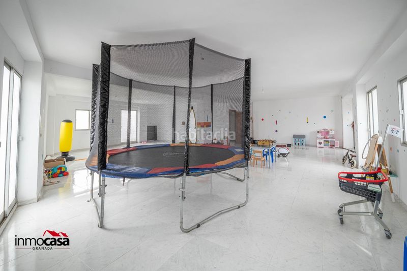 Foto 9c634123-6c56-42cb-bcde-755d6e5f6350. Edificio  completo en venta granada en Dehesas Viejas
