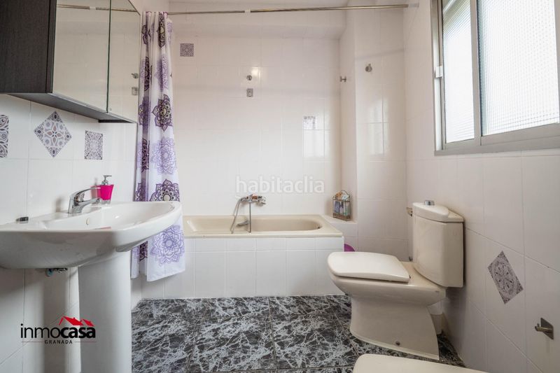 Foto a7658c8e-de35-4048-91a2-b23624d9c079. Edificio  completo en venta granada en Dehesas Viejas