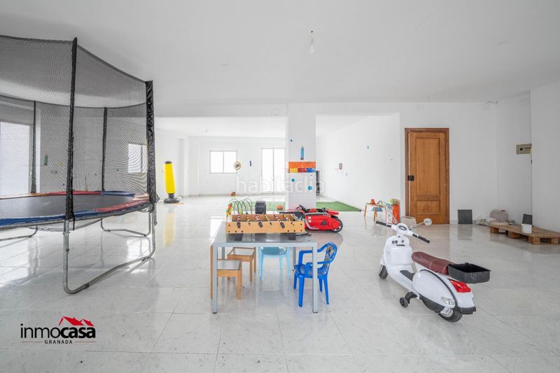 Foto efe170ec-6a70-4cdb-b725-db19bd7fd5ee. Edificio  completo en venta granada en Dehesas Viejas