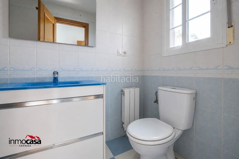 Foto c4f4c6bf-0fc7-4e11-9a8f-1218ae7d53a1. Casa adossada amb calefacció aparcament a San Miguel Armilla