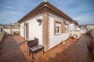 �tic en Maracena. Atico de 218m2 en venta en maracena con terraza 360�