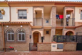 Casa adossada en H�jar. Casa adosada luminosa con gran garaje en h�jar las gabias, junto