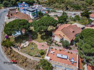 Chalet  Lugar granada. La finca más exclusiva de motril piscina, vistas al mar y suelo