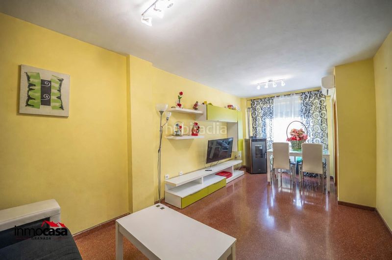 Foto 9d4dbec4-dbbd-4024-bf38-5d4d507cb5c8. Casa adossada a Píñar