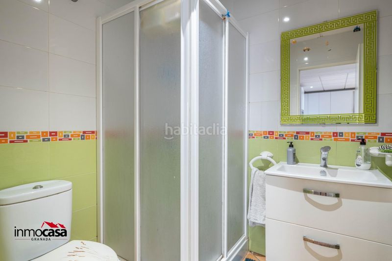 Foto b6e5201e-70c7-4970-89ff-55e9b900695e. Casa adossada a Píñar