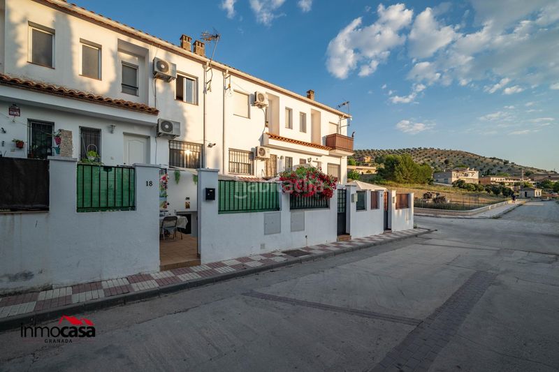 Foto ba6199dd-bfa2-4d93-a426-b7683945d9bf. Casa adossada a Píñar
