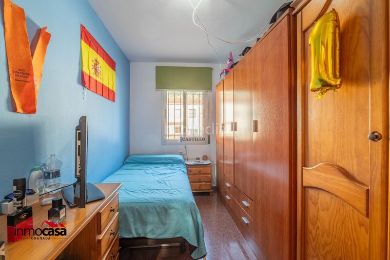 Foto f0d9c829-1da1-484f-86e9-0a0d688ff3cc. Casa adossada a Píñar