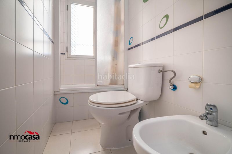 Foto ffb8a11e-77e9-4db6-9178-eaa7d1b6d690. Casa adossada a Píñar