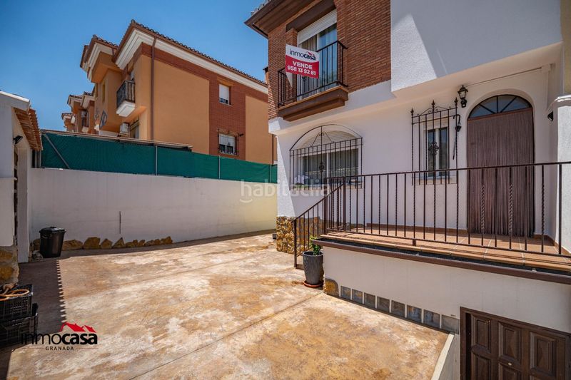 Foto 47acf868-d4d3-4e14-a028-f5148050439a. Casa aparellada amb aparcament piscina a Jun
