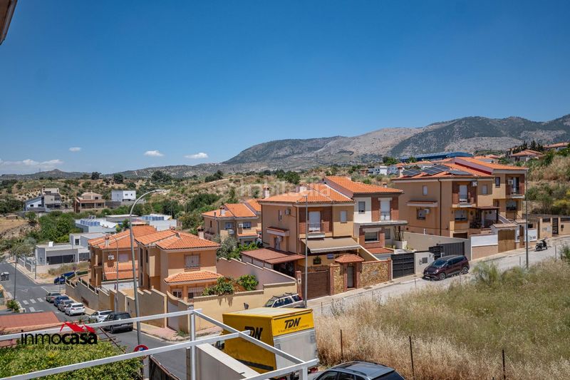 Foto 4f860e16-7c48-4efb-8fa3-632e4c2c72af. Casa aparellada amb aparcament piscina a Jun
