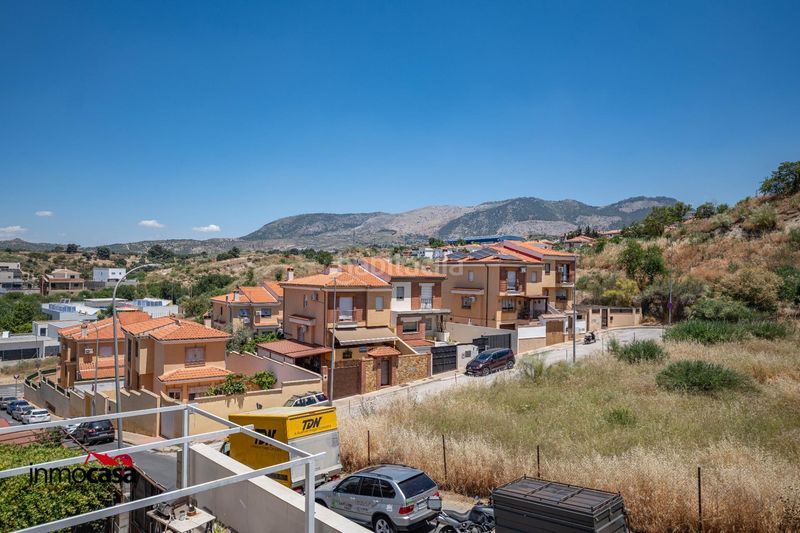 Foto 6135485c-6a89-46a7-88e7-56d18fb0464e. Casa aparellada amb aparcament piscina a Jun