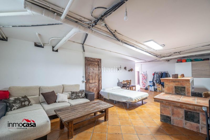 Foto 6291c0a2-ae90-4609-b531-4fa803b31fc5. Casa aparellada amb aparcament piscina a Jun