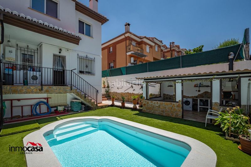 Foto d3776fd1-21a3-41d3-acc9-a23823335803. Casa aparellada amb aparcament piscina a Jun