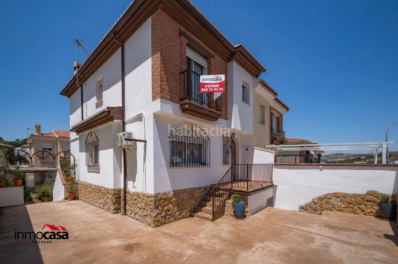 Foto f3c5445b-0dfb-460d-957c-62e074d46729. Casa aparellada amb aparcament piscina a Jun